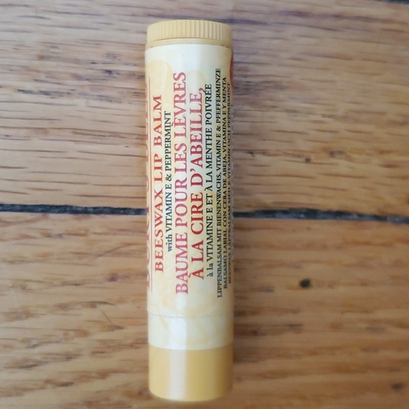 New Burts Bees 8pk - Picture 6 of 8